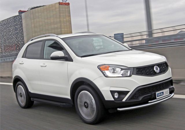 Пороги алюминиевые Rival Black для SsangYong Actyon II рестайлинг 2013-2025. Артикул F173ALB.5303.2