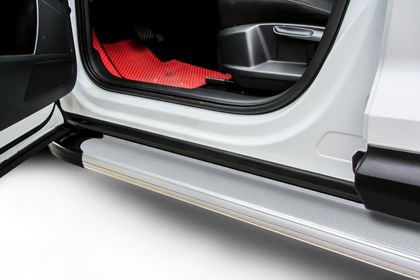 Пороги алюминиевые Slitkoff Optima Silver для Renault Duster I рестайлинг 2015-2020. Артикул AL-RD15002