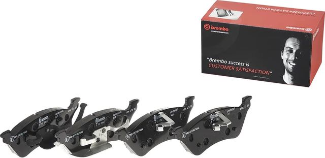 Тормозные колодки Brembo задние для Chrysler Voyager III 1998-2001. Артикул P 11 014