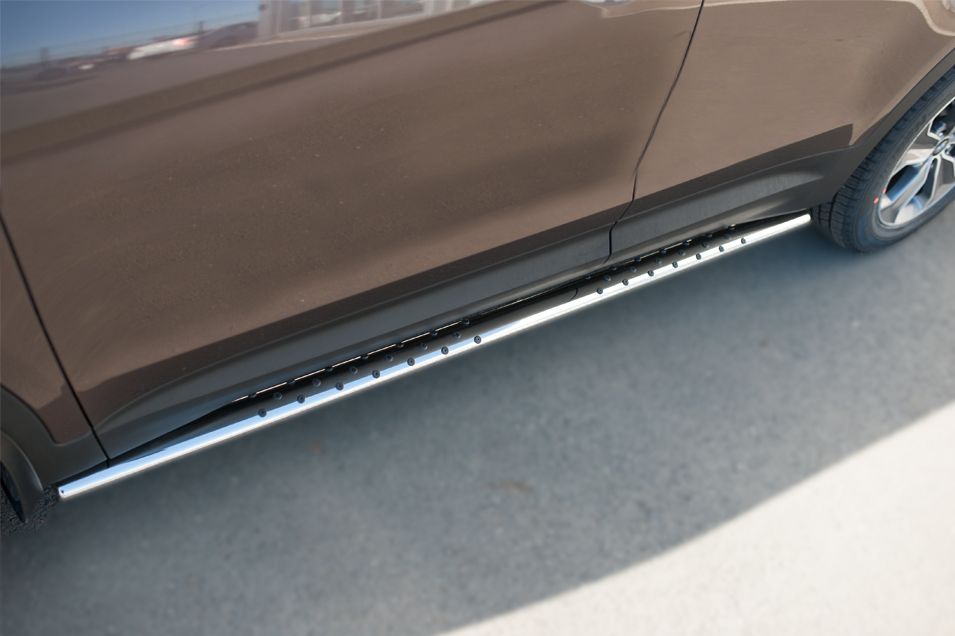 Защита порогов RusStal труба d75х42 овал с проступью для Hyundai Grand Santa Fe 2014-2016. Артикул HSFO-002010