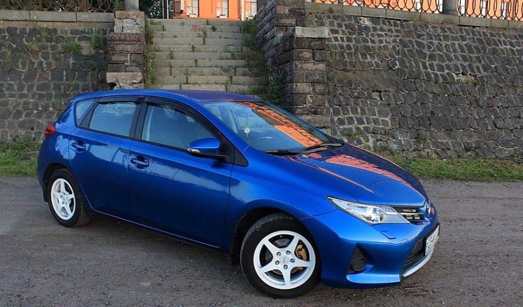 Дефлекторы SIM для окон Toyota Auris II седан 2012-2026. Артикул STOAUR1232