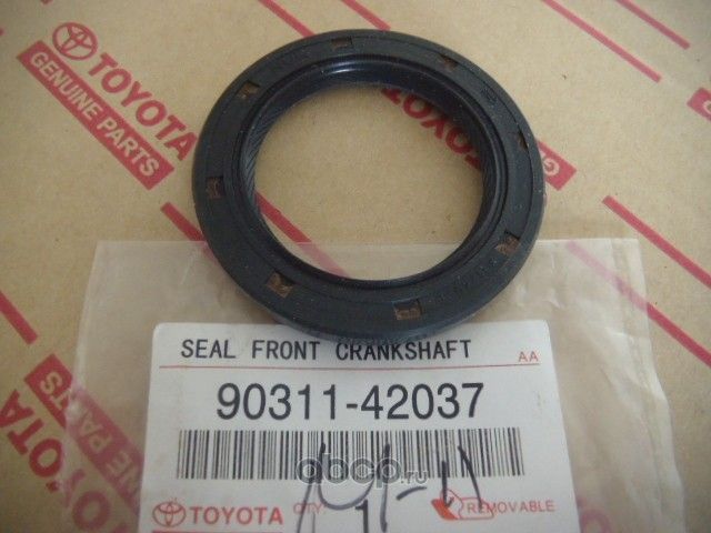 Сальник коленвала Toyota. Артикул 9031142037