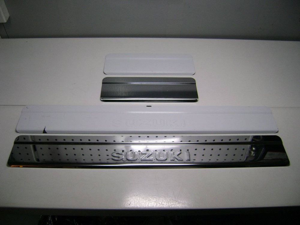 Накладки Ладья на внутренние пороги (штамп) ступенчатые для Suzuki Vitara IV 2015-2026. Артикул 014.71.11ст