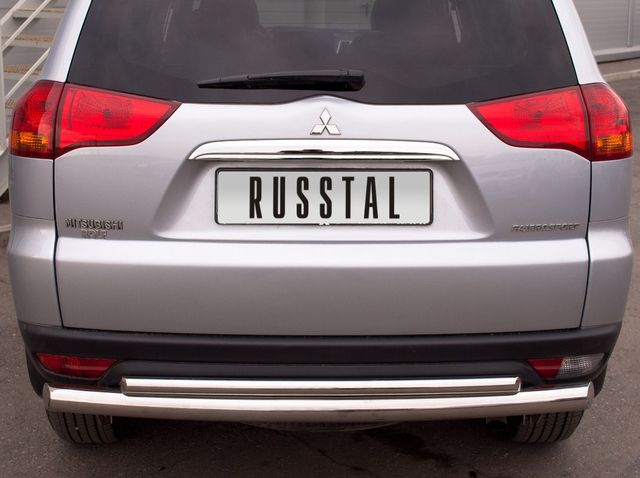 Защита RusStal заднего бампера d76/d42 (дуга) для Mitsubishi Pajero Sport II до рестайлинга 2010-2012. Артикул PSZ-000924