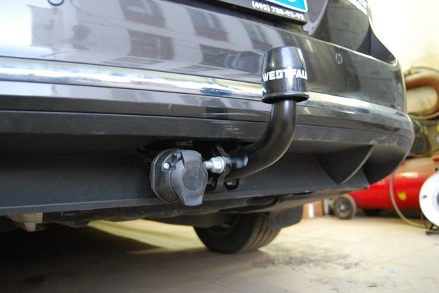 Фаркоп Westfalia для Volkswagen Passat B7 седан, универсал 2010-2014. Артикул 321821600001