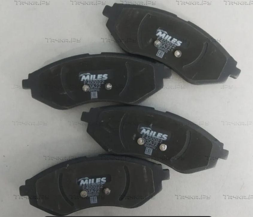 Тормозные колодки Miles (Low-Metallic) передние для Daewoo Kalos 2002-2007. Артикул E400022