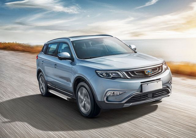 Пороги алюминиевые Rival Silver для Geely Atlas 2018-2025. Артикул F173AL.1903.2