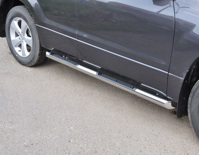 Защита порогов "RusStal" труба d76 с накладками (вариант 1) для Suzuki Grand Vitara 5-дв. 2008-2012. Артикул SNT-0010291