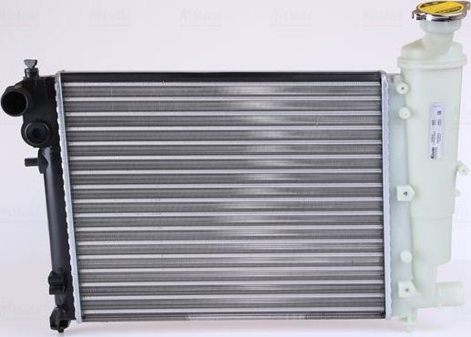 Радиатор охлаждения двигателя Nissens ** FIRST FIT **. Артикул 63522