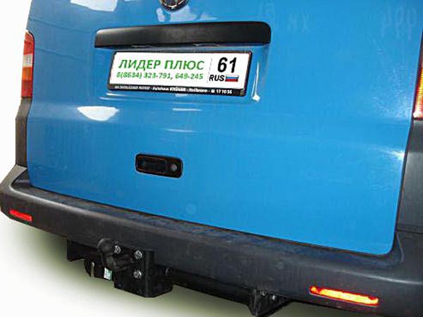 Фаркоп Лидер-Плюс для Volkswagen Transporter T5 фургон закрытый 2003-2009. Фланцевое крепление. Артикул V111-FC