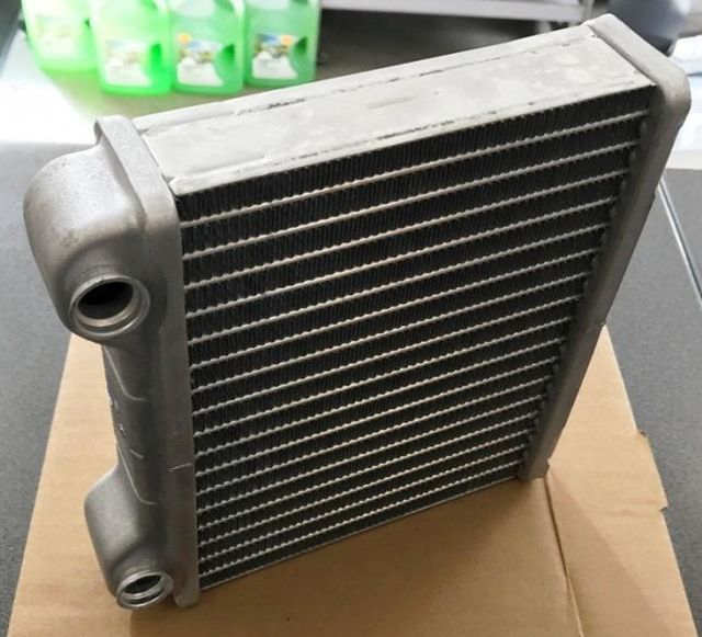 Радиатор отопителя (печки) AVA для Audi S8 I (D2) 1996-2002. Артикул AI6183