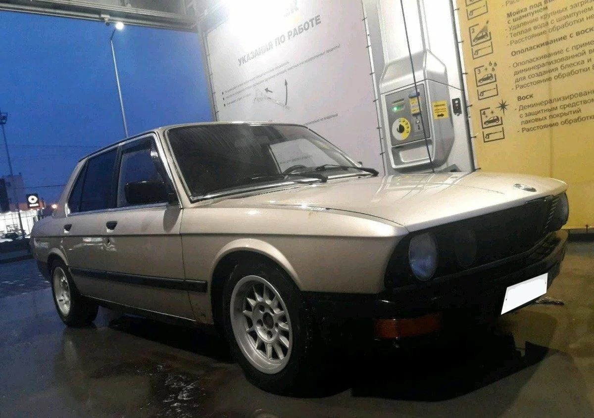 Дефлекторы Heko для передних окон BMW 5 E28 седан 1978-1987. Артикул 11105