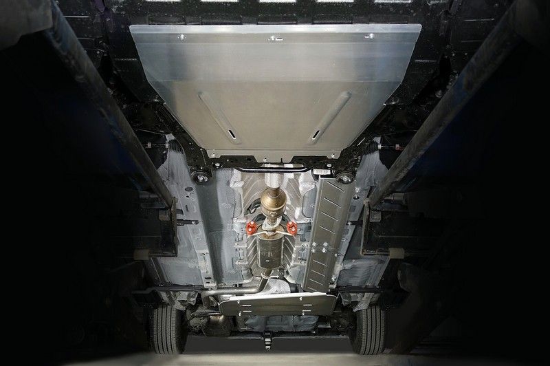 Защита алюминиевая ТСС (4 мм) для картера, КПП, бака, топливопровода и адсорбера JAC JS4 2022-2026. Артикул ZKTCC00573K