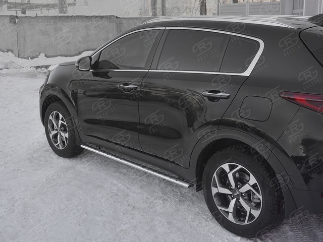 Защита порогов RusStal труба 75х42 овал с проступью для Kia Sportage IV рестайлинг 2018-2026. Артикул KSO-003190