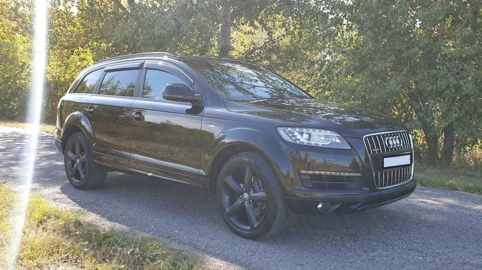 Дефлекторы Cobra Tuning для окон (c хром. молдингом) Audi Q7 I 2005-2014. Артикул A10505CR