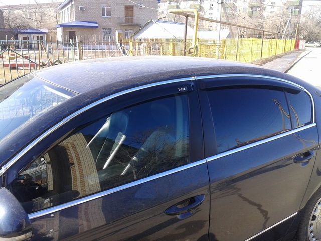 Дефлекторы V-Star для окон (с хром. молдингом) Volkswagen Passat B6 седан 2005-2010. Артикул CHR17022