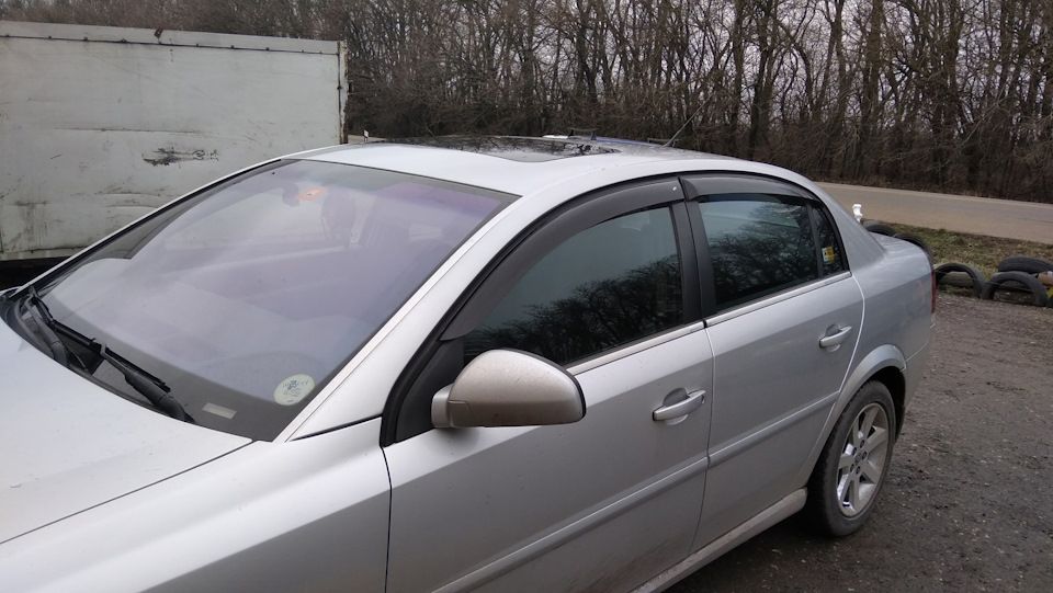 Дефлекторы Cobra Tuning для окон Opel Vectra C седан 2002-2008. Артикул O11202