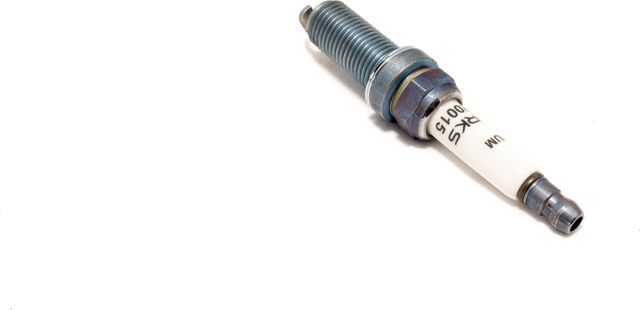 Свеча зажигания Cworks для Subaru Forester IV 2013-2018. Артикул E180R0015