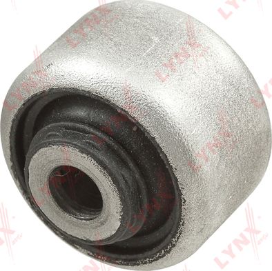 Сайлентблок переднего рычага подвески LYNXauto. Артикул C8164