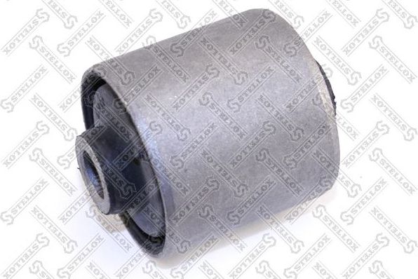 Сайлентблок переднего рычага подвески Stellox. Артикул 87-74050-SX
