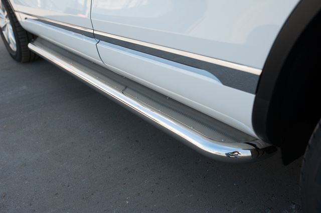 Защита порогов RusStal труба d63 с листом (вариант 3) для Volkswagen Touareg II рестайлинг 2014-2018. Артикул VWTL-0021323