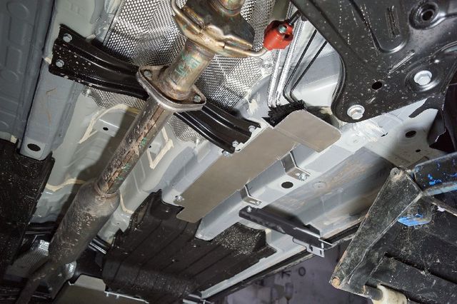 Защита алюминиевая ТСС (4 мм) для топливопровода Changan CS55 Plus 2023-2026. Артикул ZKTCC00607