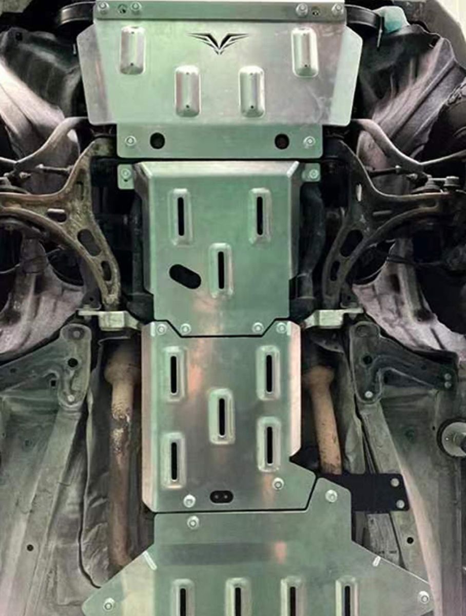 Защита алюминевая Falcon для радиатора, картера, РК, КПП Jeep Grand Cherokee WK2 2010-2014. Артикул 8119536583