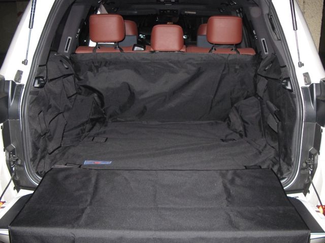 Защитный чехол AUTOSMSTUDIO "Standart" в багажник автомобиля для Toyota Land Cruiser 200 (5 мест) 09.2007-202106.2021, черный. Артикул TP-LX570-STD-BL