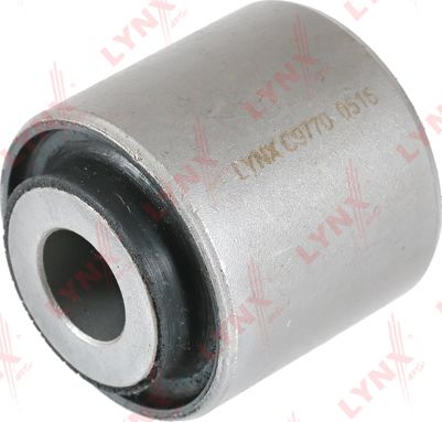 Сайлентблок переднего рычага подвески LYNXauto. Артикул C9770