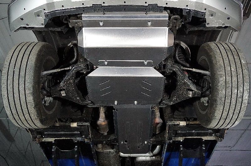 Защита алюминиевая ТСС (4 мм) для радиатора, переднего моста, КПП и РК Tank 500 2023-2026. Артикул ZKTCC00625K