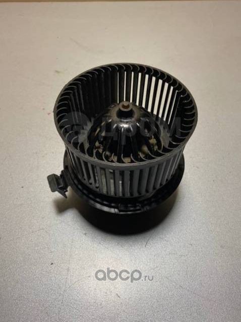 Мотор печки (электровентилятор отопителя) Renault. Артикул 272106020R