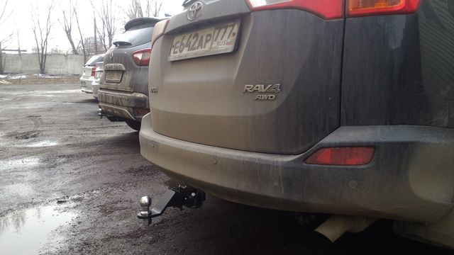 Фаркоп Bizon для Toyota RAV4 IV (CA40) 2013-2019. Быстросъемный крюк. Артикул FA 0160-E