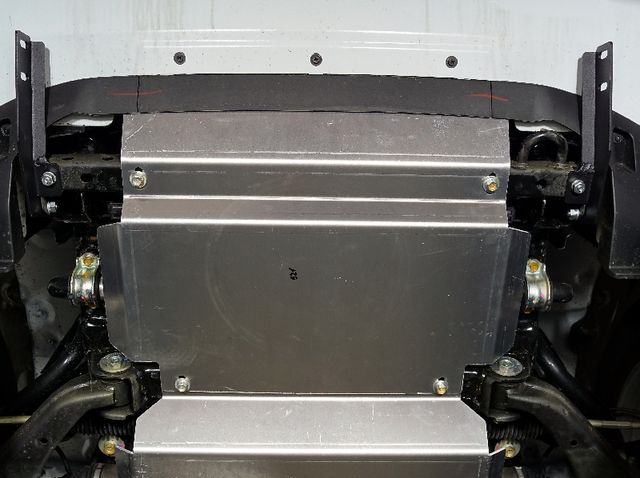 Защита алюминиевая ТСС (4 мм) для радиатора Isuzu D-Max III 2019-2026. Артикул ZKTCC00521