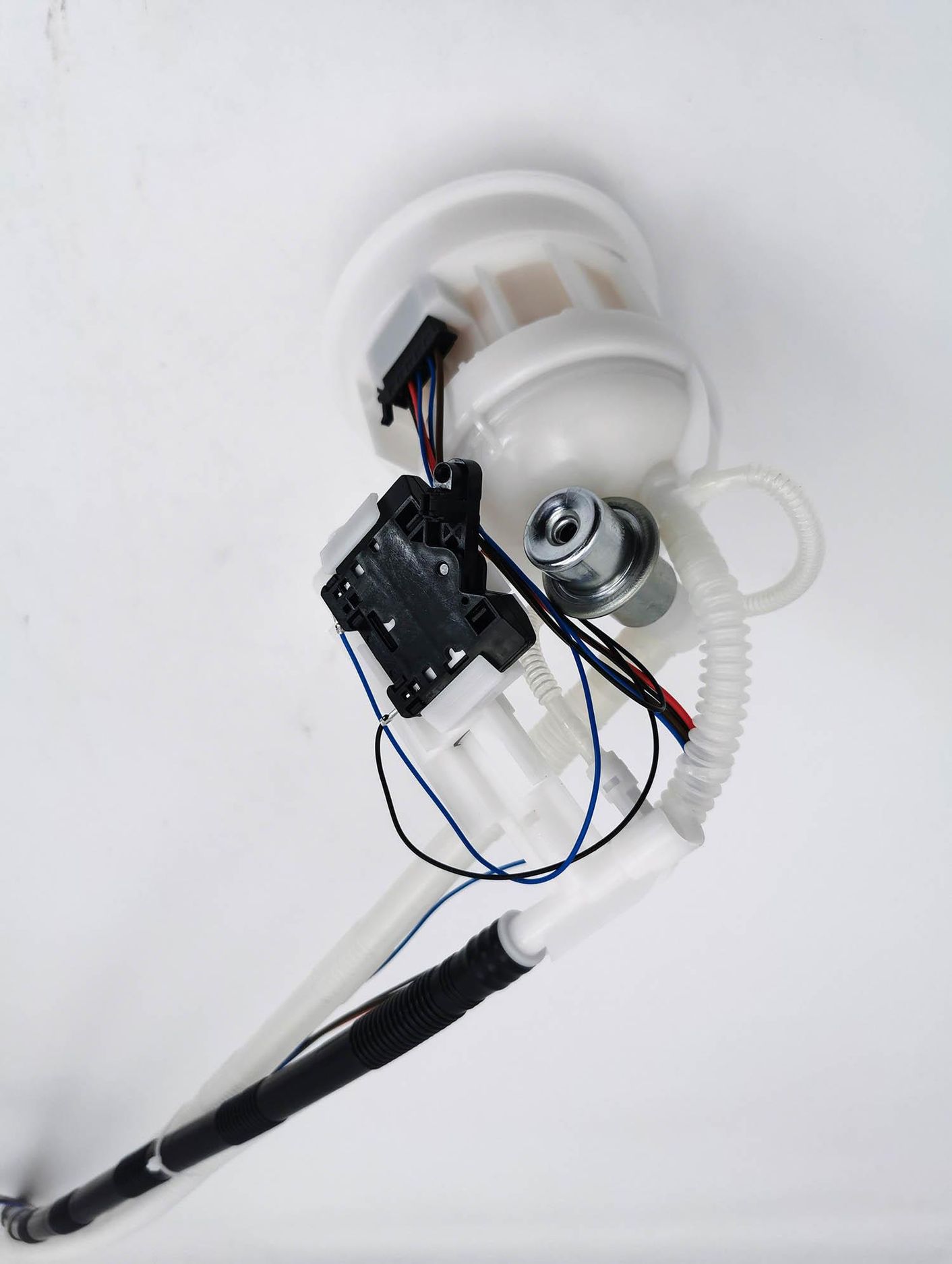 ТОПЛИВНЫЙ БЕНЗОНАСОС В СБОРЕ MERCEDES BENZ E-CLASS (W211) E 320 (211.0 (Achr). Артикул EFM1101201