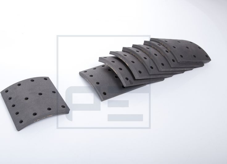 Тормозные накладки PE Automotive. Артикул 086.174-00A