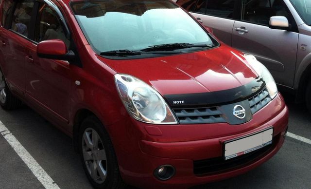 Дефлектор SIM для капота Nissan Note 2005-2009. Артикул SNINOT0512