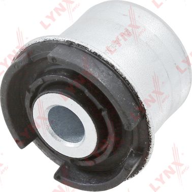 Сайлентблок переднего рычага подвески LYNXauto. Артикул B8424