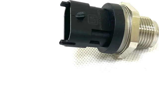 ДАТЧИК ДАВЛЕНИЯ ТОПЛИВА В ТОПЛИВНОЙ РАМПЕ (Ukorauto). Артикул UAA81002907