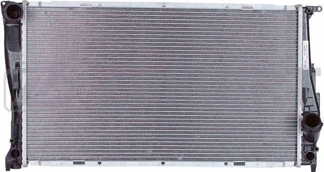 Радиатор охлаждения двигателя Zekkert для BMW 3 V (E90/E91/E92/E93) 2006-2013. Артикул MK-1576