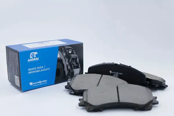 КОЛОДКИ ТОРМОЗНЫЕ ДИСКОВЫЕ ПЕРЕДНИЕ AKNUK NISSAN X-TRAIL III (T32, T32 Aknuk. Артикул BP8064