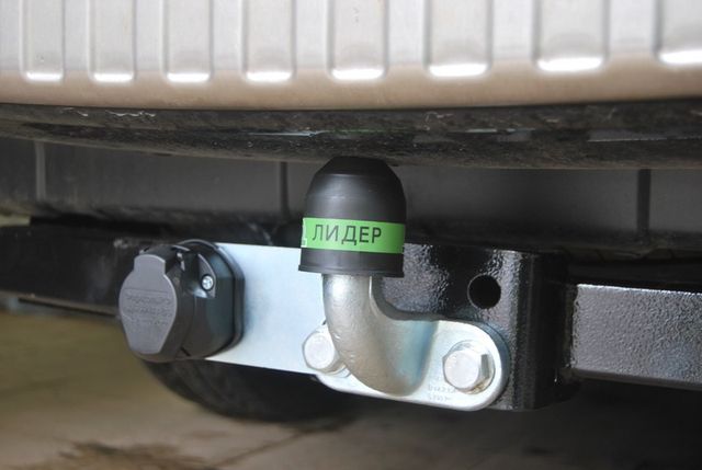 Фаркоп Лидер-Плюс для Mitsubishi Outlander XL 2007-2012. Фланцевое крепление. Артикул M105-F