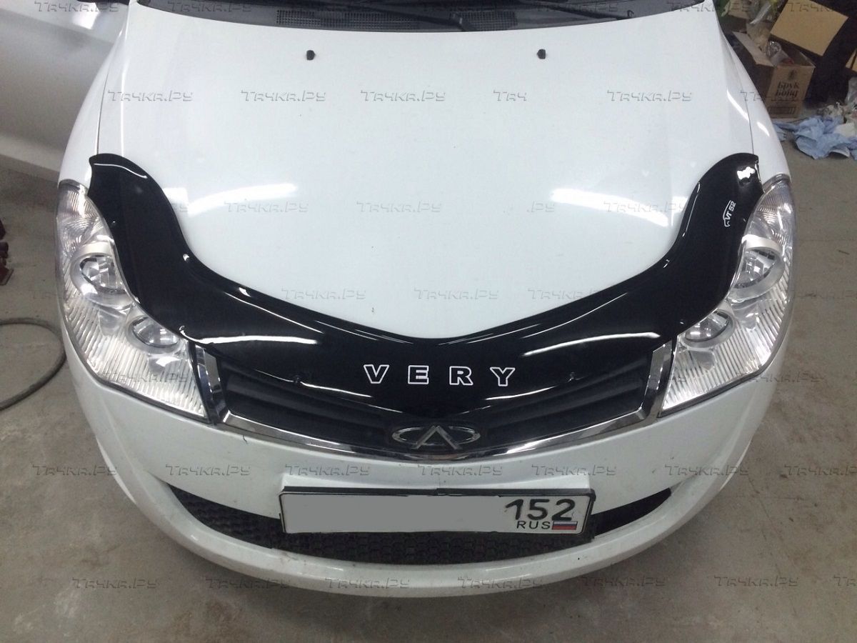 Дефлектор VT52 для капота Chery Very (Fulwin 2) хэтчбек 2009-2026. Артикул CR06VT