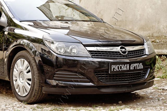 Накладки Русская Артель на передние фары (реснички) для Opel Astra H универсал 2006-2012. Артикул REOA-005100