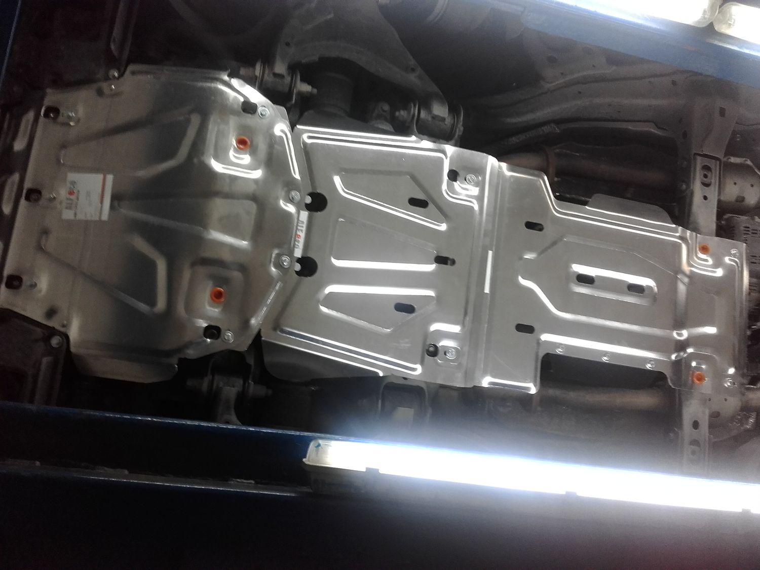 Защита алюминиевая Alfeco для радиатора, картера и КПП Lexus LX 450 2015-2026. Артикул ALF.24.95-96-97al