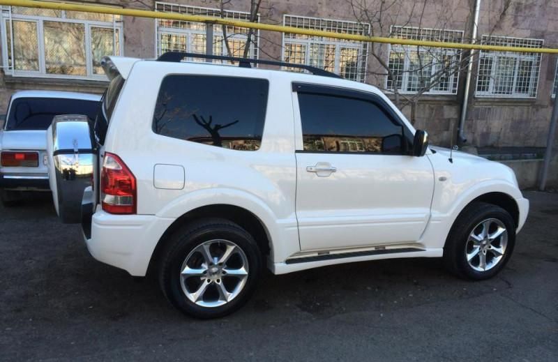 Дефлекторы Cobra Tuning для окон Mitsubishi Pajero IV 3-дв. 2006-2026. Артикул M41306