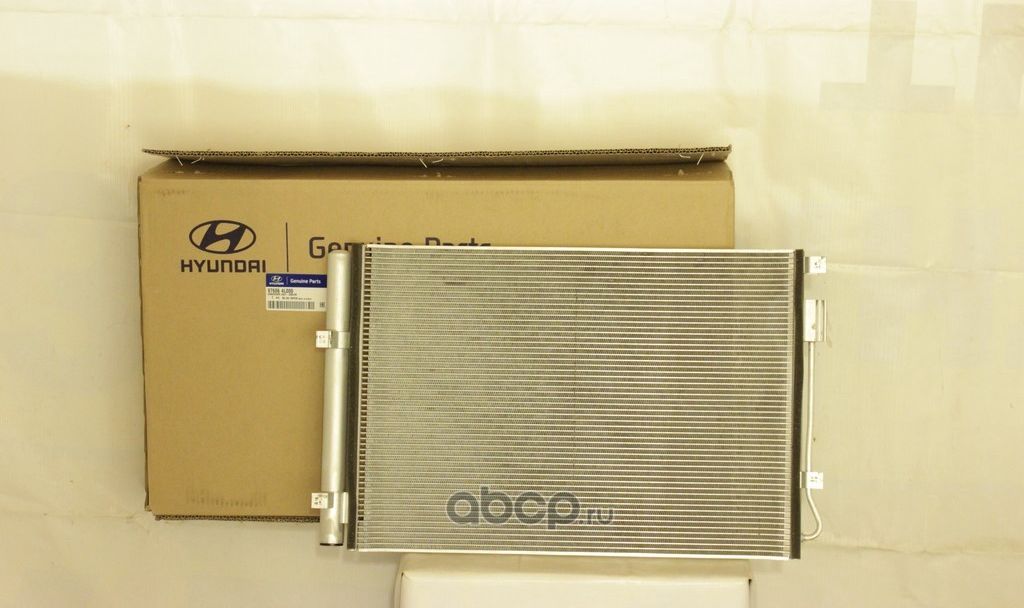 Радиатор кондиционера (конденсатор) Hyundai / KIA. Артикул 976064L000