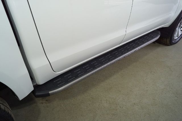 Пороги алюминиевые ТСС с пластиковой накладкой 1920 мм для JAC T8 Pro 2023-2026 Карбон серые. Артикул JACT8P23-04GR