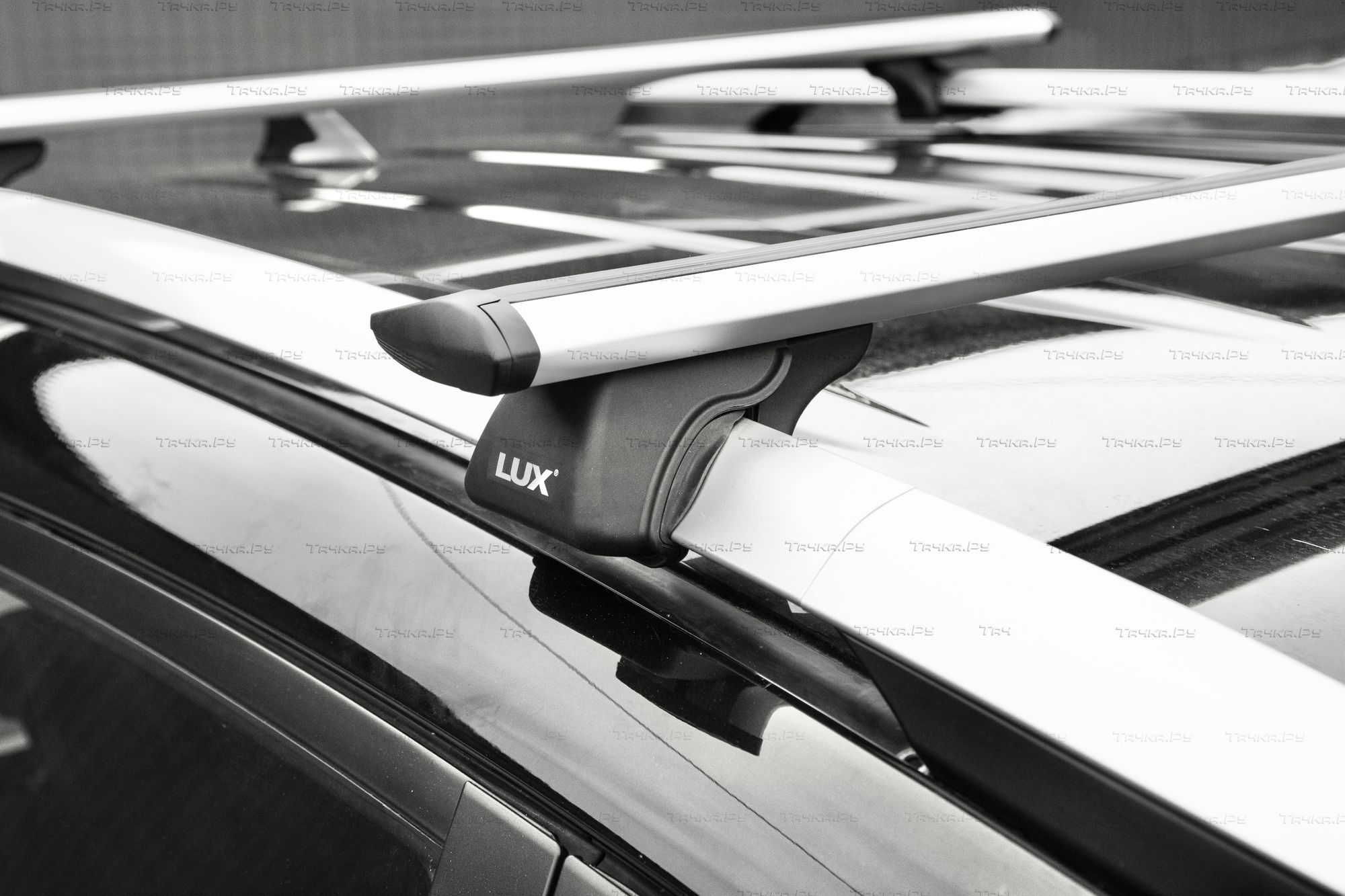 Багажник на рейлинги LUX Классик для Renault Megane II универсал 2003-2008 (Крыловидные дуги). Артикул 846189