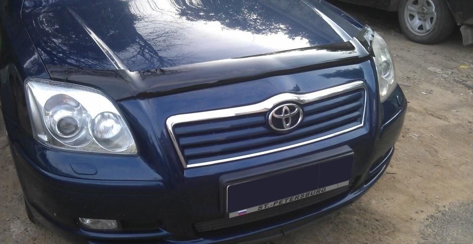 Дефлектор SIM для капота Toyota Avensis II 2003-2009. Артикул STOAVE0312