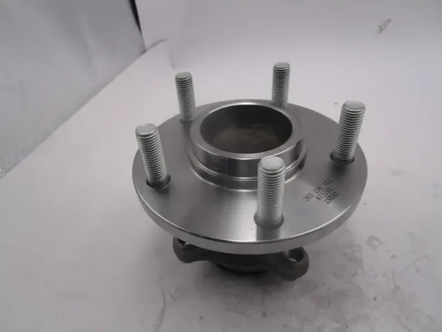 Ступица колеса с подшипником задняя MAZDA 3 (BK) 1 4-2 3 / MAZDA 5 (CR19) 1 8-2 0CD c ABS (Deqst) Deqst. Артикул 107118